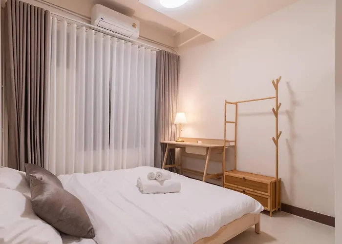 Thonglor|spacious 4br4ba, Fast-wifi, Netflix, Shop Apartment Bangkok